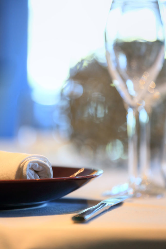 La cuisine de clément - Assiette et flute - Hotel Restaurant Les Grains d'Argent